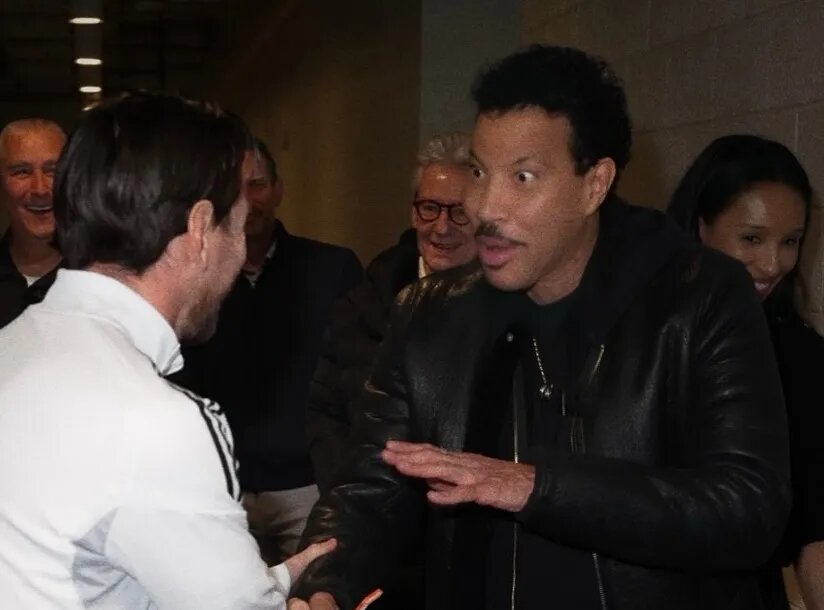 عکس | ملاقات خاص مسی با قهرمان زندگی مادرش؛ نام لیونل از این ستاره آمده است!