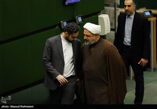 حلقه سخت شامل چه طیفهای سیاسی میشود؟/ از انتخابات مجلس یازدهم درگیریها بزرگتر شد