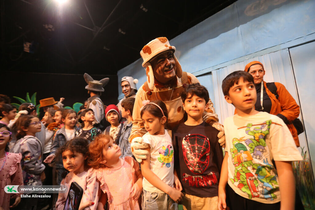 مجید قناد در افتتاح یک نمایش کودکان