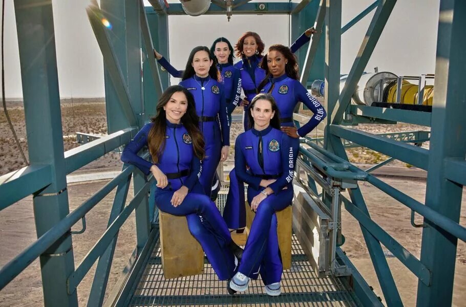 کیتی پری به فضا رفت؛ اولین مأموریت فضایی کاملاً زنانه پس از ۶۲ سال /فیلم