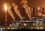 ببینید | تصویری عجیب از سوختن فلرهای گاز در جاده عسلویه