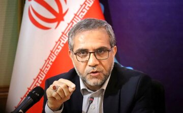 توئیت عباس گلرو درباره حمله آمریکا / ایران حق قانونی دارد که از NPT خارج شود