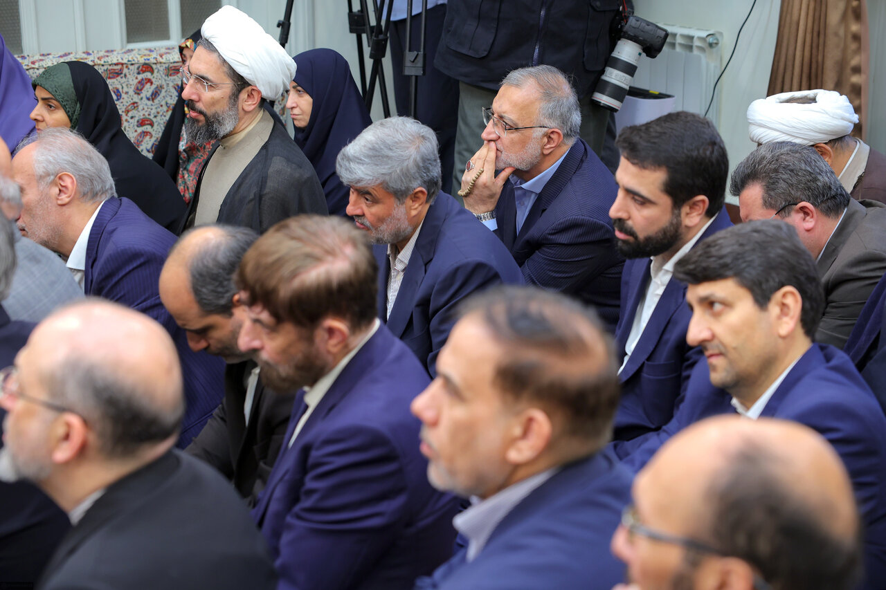 حضور همزمان عارف و مخبر در جلسه دیدار با رهبر انقلاب