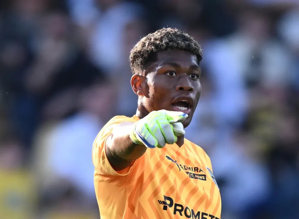 منچستریها از اونانا خسته شدند؛ ۵ گزینه شیاطین سرخ برای جایگزینی دروازهبان پراشتباه