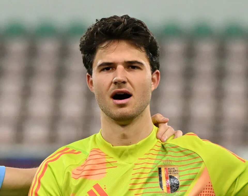 منچستریها از اونانا خسته شدند؛ ۵ گزینه شیاطین سرخ برای جایگزینی دروازهبان پراشتباه