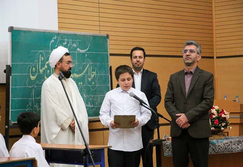 ترویج فرهنگ نماز با نگاه لذتبخش و نشاطآور در مدارس/ نمازخانههای جذاب، کلید اشتیاق دانشآموزان