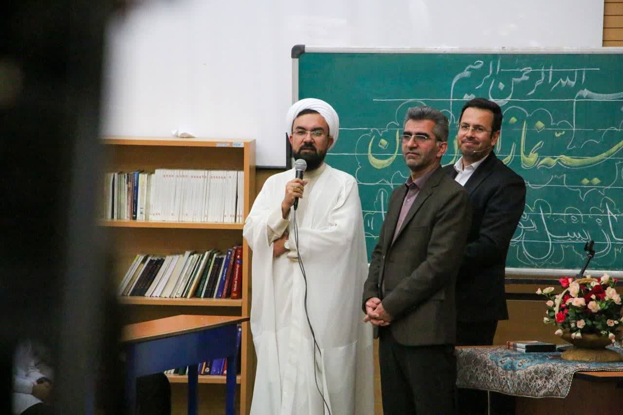 ترویج فرهنگ نماز با نگاه لذتبخش و نشاطآور در مدارس/ نمازخانههای جذاب، کلید اشتیاق دانشآموزان