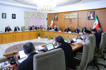 دورهمی پزشکیان و دولتیها در حیاط پاستور/ چه کسانی امروز در جلسه هیات دولت حضور داشتند؟ دورهمی پزشکیان و دولتیها در حیاط پاستور/ چه کسانی امروز در جلسه هیات دولت حضور داشتند؟