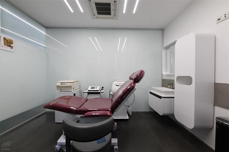 به هیچ عنوان، به این کلینیک های کاشت مو نروید!