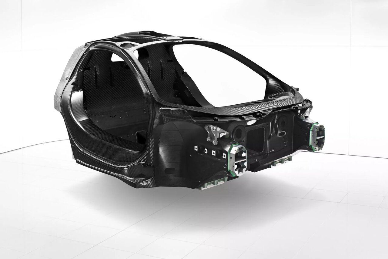 خبر خوب برای خودروسازان/ فیبر کربن جان سالم به در برد