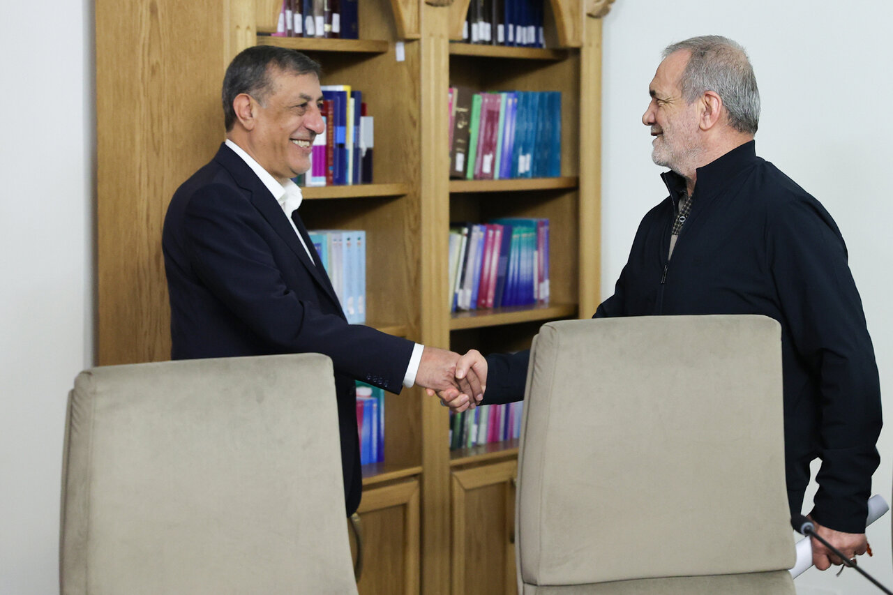 تصاویر پزشکیان و مسئولان در جلسه هیئت دولت/ چه کسانی امروز در جلسه حضور داشتند؟