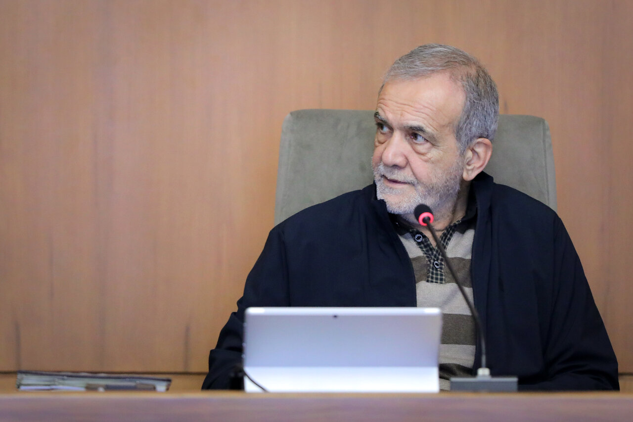 تصاویر پزشکیان و مسئولان در جلسه هیئت دولت/ چه کسانی امروز در جلسه حضور داشتند؟