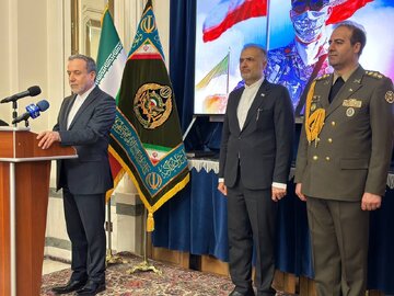 حضور عراقچی در مراسم روز ارتش در مسکو/عکس حضور عراقچی در مراسم روز ارتش در مسکو/عکس