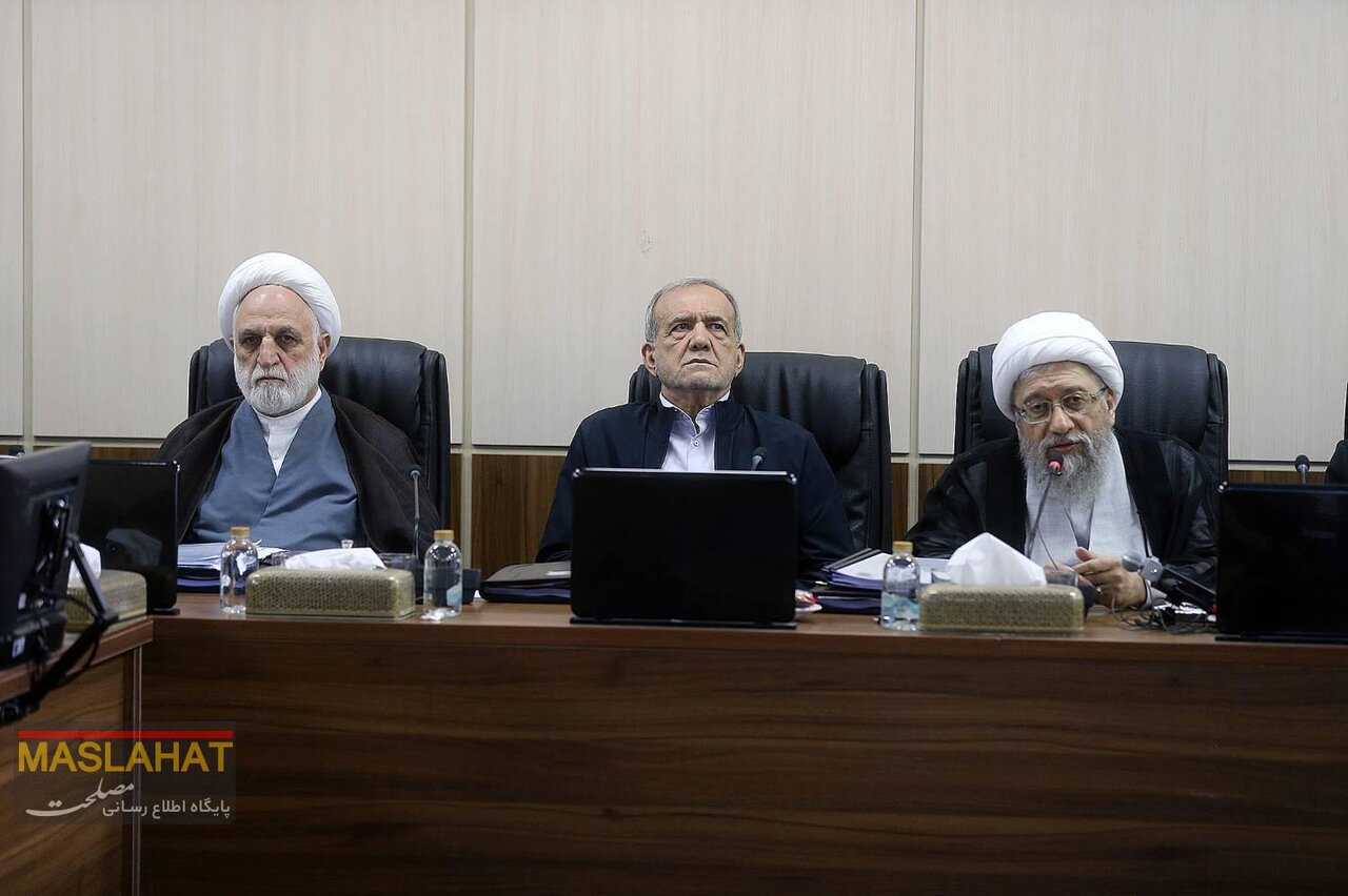 تصاویری از جلسه مهم بررسی CFT و پالرمو با حضور پزشکیان، قالیباف و محسنی اژه ای/ سرلشکر باقری هم بود