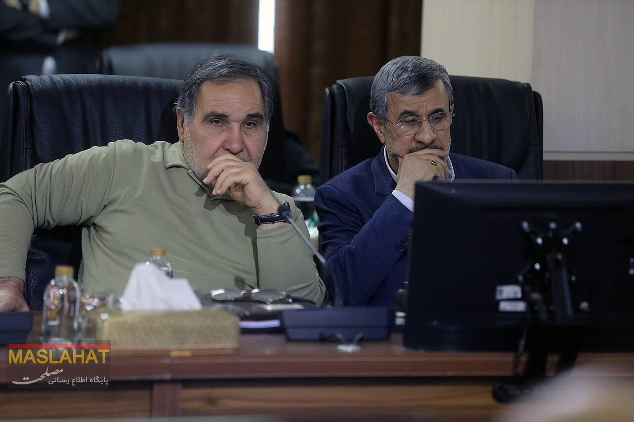 تیپ متفاوت احمدینژاد و جلیلی در جلسه مهم بررسی CFT و پالرمو