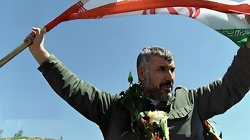 خلبانی که ۱۰ سال از ۱۸ سال اسارت را در سلول انفرادی رژیم بعث بود!