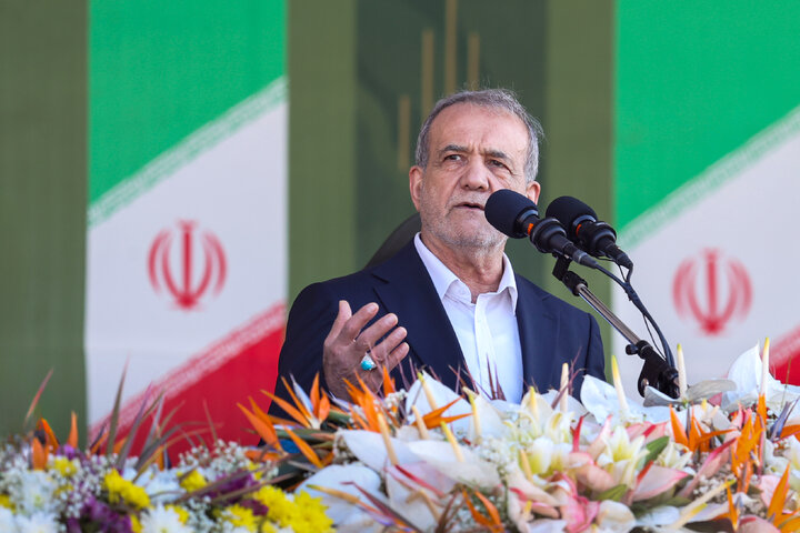 مراسم گرامیداشت روز ارتش جمهوری اسلامی ایران