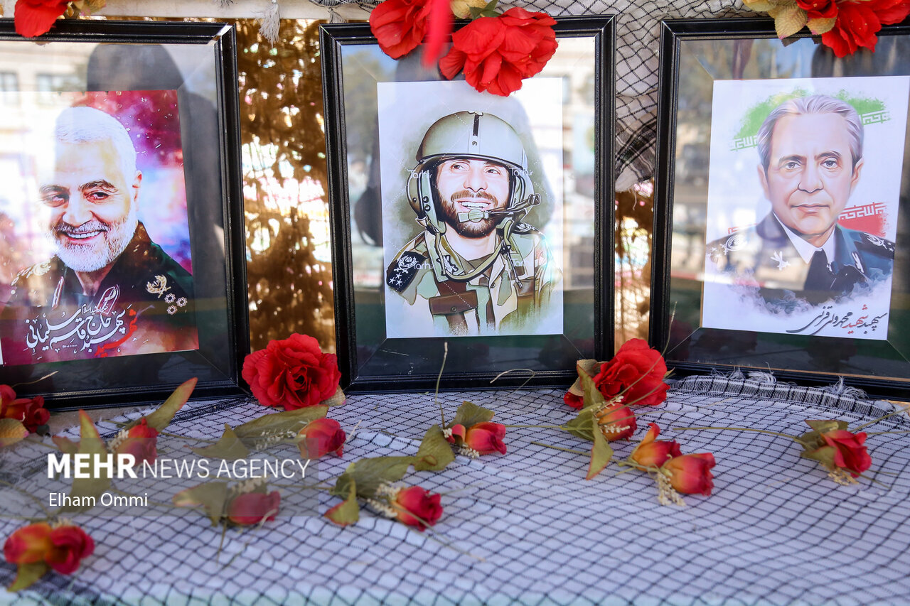 واکنش مردم به دیدن مراسم رژه روز ارتش/ استانداران اهل سنت پزشکیان هم آمدند/ تصاویری از حاشیه مراسم رژه روز ارتش