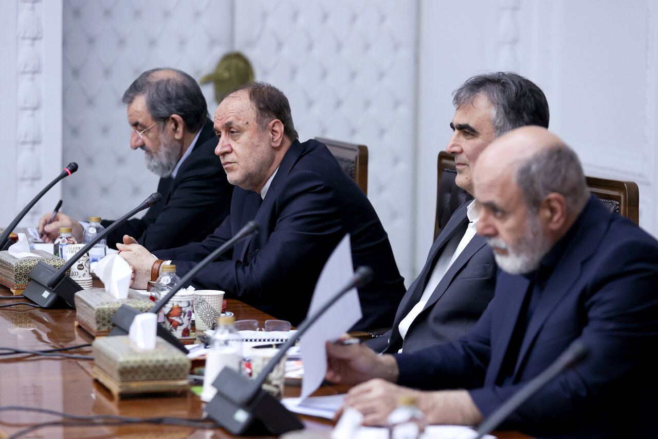 چهره خندان محسن رضایی در جلسه با حضور سران قوا+تصاویر