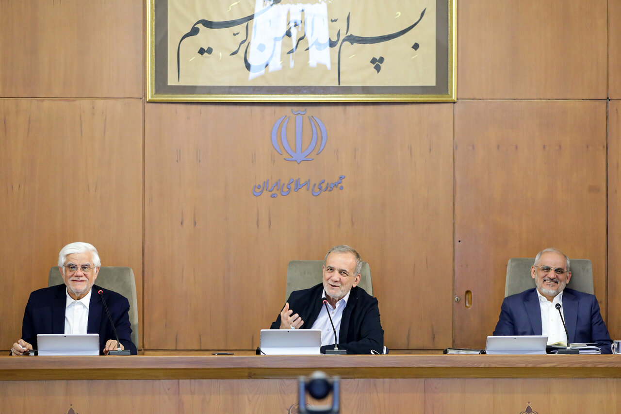 تصاویری از اولین جلسه هیئت دولت به ریاست پزشکیان بعد از دور دوم مذاکرات ایران و آمریکا