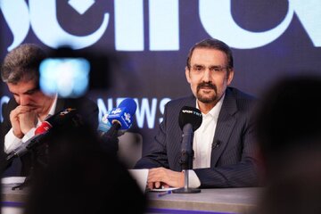 گزارش تصویری 2 / نشست بررسی روایت و تحلیل ایرانی از تاریخ تحولات روسیه