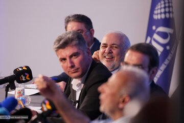 گزارش تصویری 2 / نشست بررسی روایت و تحلیل ایرانی از تاریخ تحولات روسیه