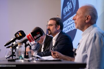 گزارش تصویری 2 / نشست بررسی روایت و تحلیل ایرانی از تاریخ تحولات روسیه