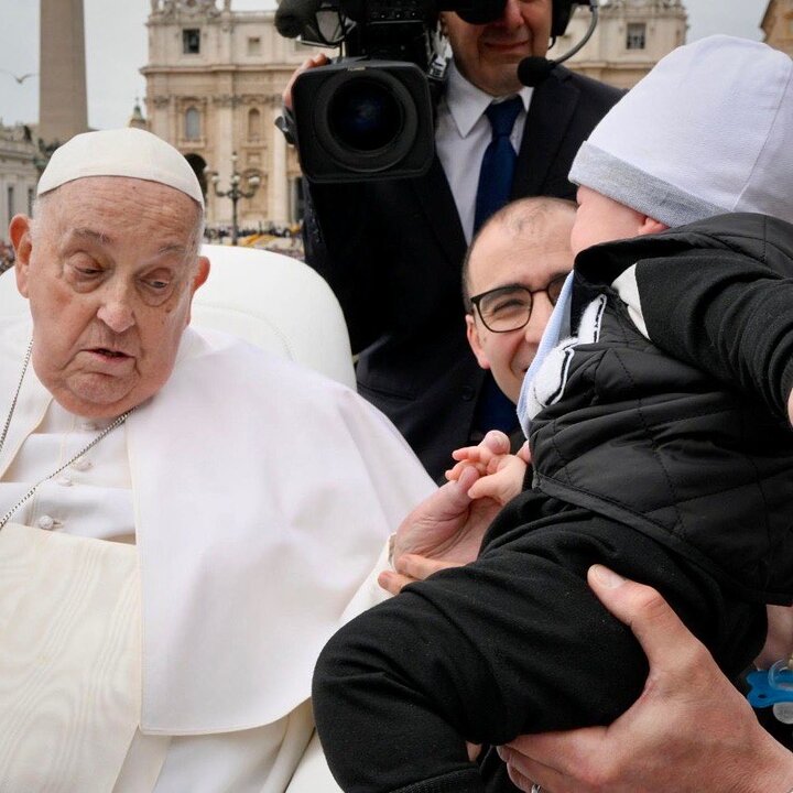 اولین تصاویر از واتیکان پس از اعلام خبر درگذشت پاپ فرانسیس رهبر کاتولیکهای جهان + فیلم تصاویر | آخرین تصاویر از پاپ فرانسیس؛ مراسم عید پاک در روز گذشته