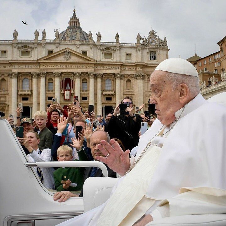 اولین تصاویر از واتیکان پس از اعلام خبر درگذشت پاپ فرانسیس رهبر کاتولیکهای جهان + فیلم تصاویر | آخرین تصاویر از پاپ فرانسیس؛ مراسم عید پاک در روز گذشته