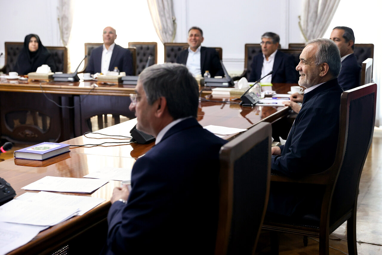 تکمیل پروژههای ریلی و تأمین انرژی پایدار برنامه دولت برای توسعه لرستان