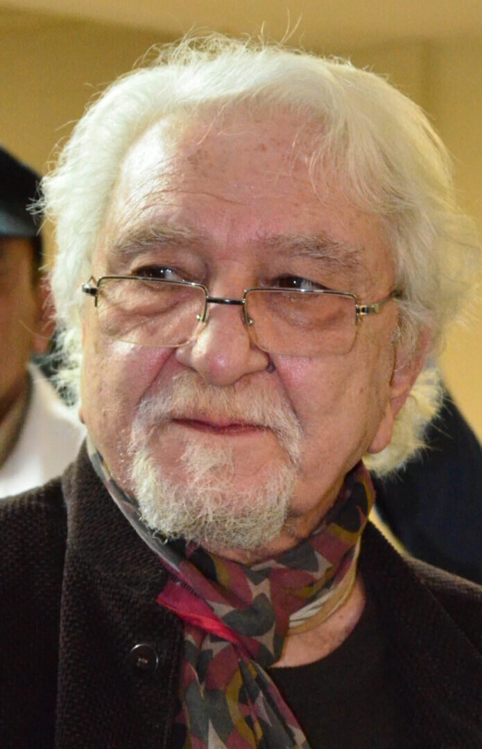 داریوش شایگان با مادر گرجی و سنی، پدر ایرانی و شیعه؛ هویت چهل تکه / زندگی شایگان بدون توجه به رنجدیدگان / عشق به ایران تا جهانمیهنی پسامدرن