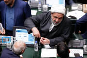 چرا برخی نمایندگان مجلس، پزشکیان را با بنی صدر مقایسه می کنند؟/ این یک اقدام ضدملی و آب به آسیاب نتانیاهو ریختن است