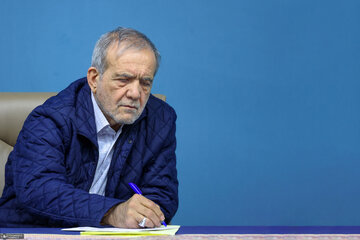 نخستین واکنش پزشکیان به انفجار بندرعباس/ نماینده ویژه اعزام شد نخستین واکنش پزشکیان به انفجار بندرعباس/ نماینده ویژه اعزام شد