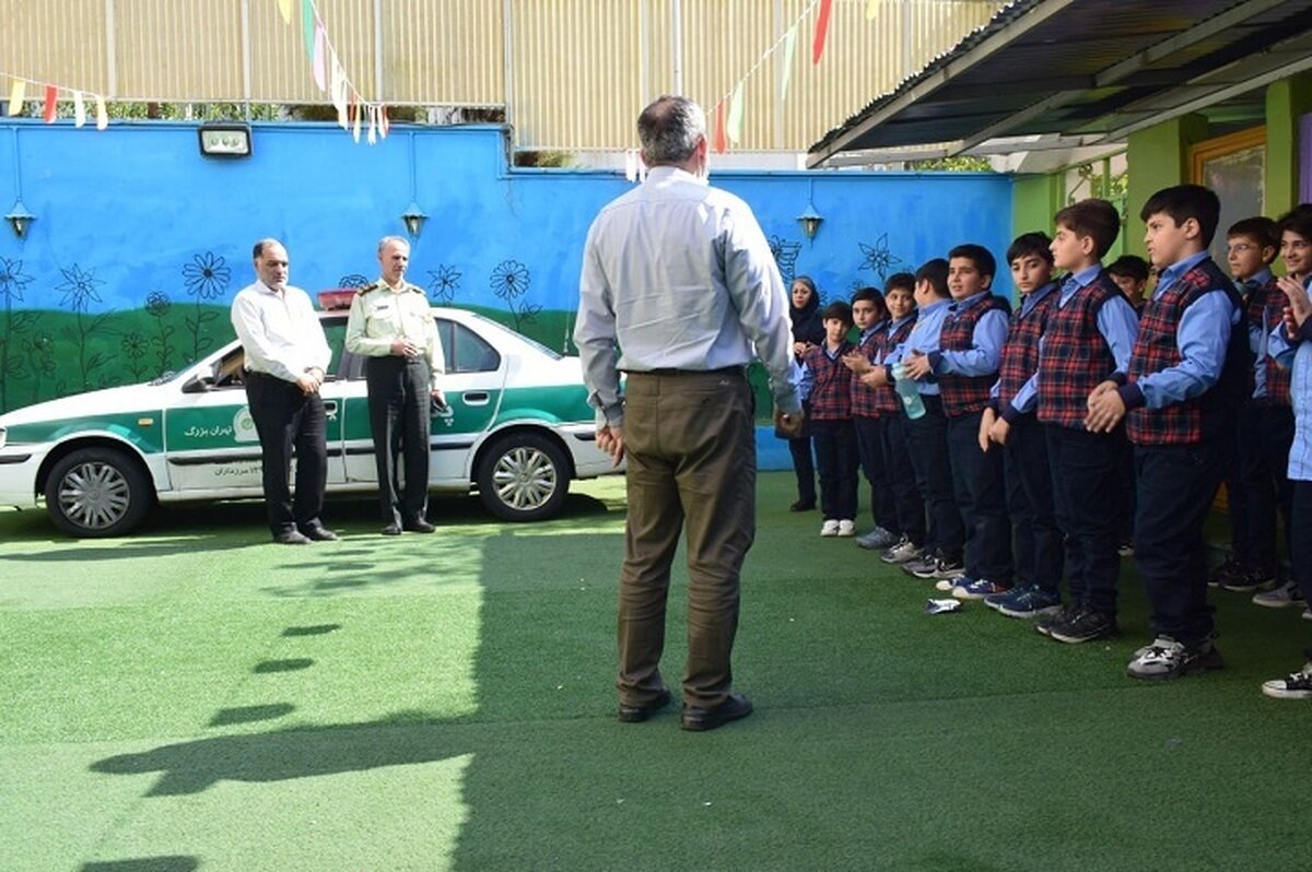 مگر پلیس بیکار است که بخواهد در مدارس مستقر شود/ پلیس در بحث حجاب در مدارس مداخلهای ندارد/ عدهای میخواهند به هر شکلی موضوعات را به حجاب گره بزنند