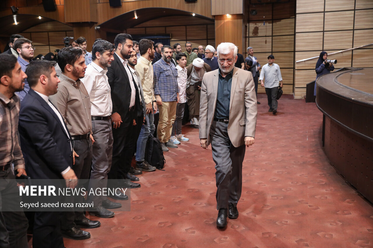 سعید جلیلی آفتابی شد/ سردار قاآنی واقعا به این جلسه دعوت شده بود؟/ تصاویری از یک دورهمی سیاسی