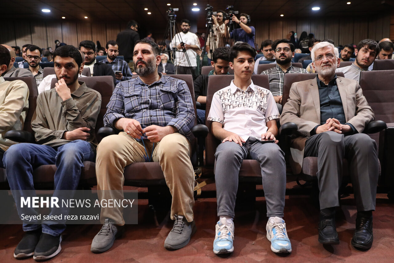 سعید جلیلی آفتابی شد/ سردار قاآنی واقعا به این جلسه دعوت شده بود؟/ تصاویری از یک دورهمی سیاسی