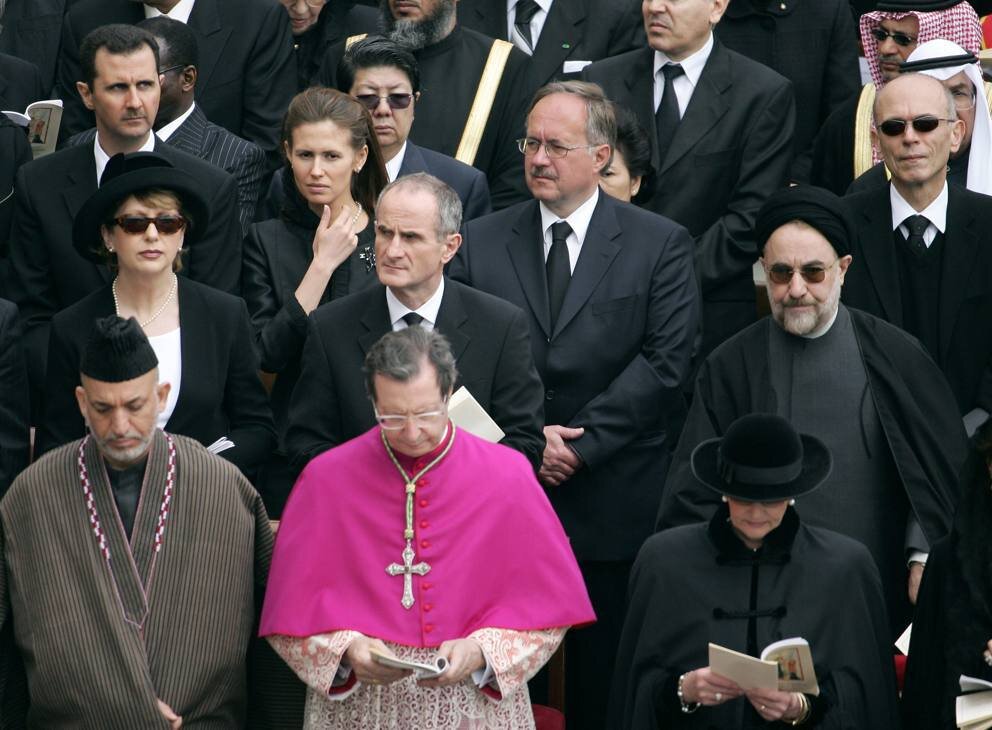 تصاویری کمتر دیده شده از حضور خاتمی در مراسم تشییع پیکر پاپ ژان پل دوم