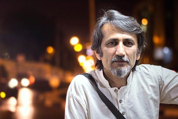 سیاست غلط و اقتصاد نابسامان بر هویت گریزی نوجوانان اثر گذاشته است/ ادبیات ایرانی در میان کتابهای ترجمه گم شده است