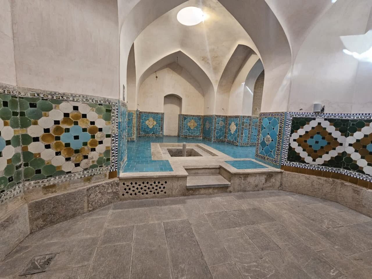 زیبایی حمام «شاهزادهها» در بازار تاریخی «نصفجهان» به روایت «تصویر»