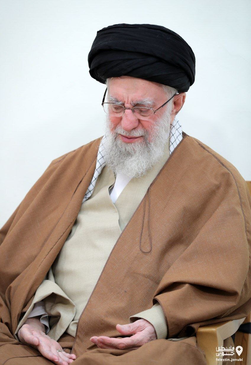 تصاویر مجلس عزاداری سالروز شهادت امام جعفر صادق (ع) با حضور رهبر انقلاب