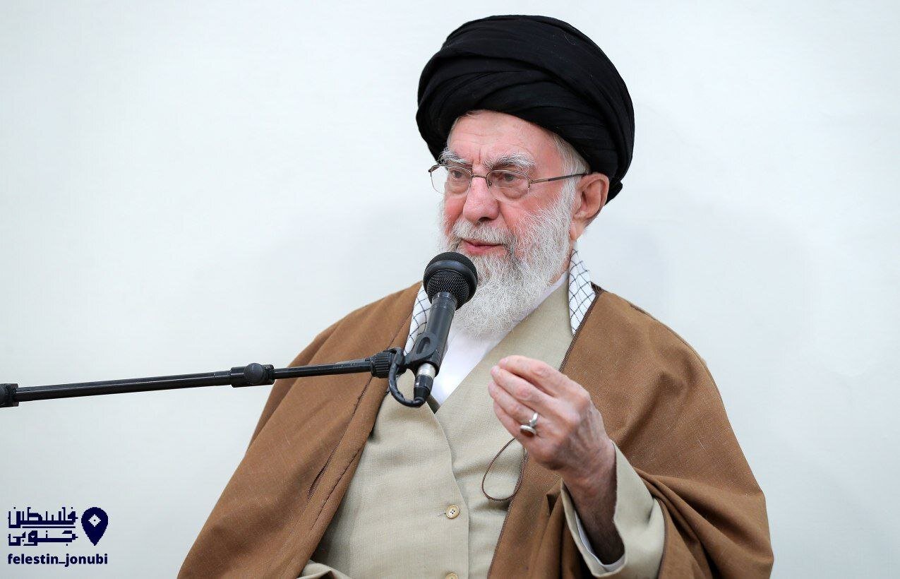 تصاویر مجلس عزاداری سالروز شهادت امام جعفر صادق (ع) با حضور رهبر انقلاب