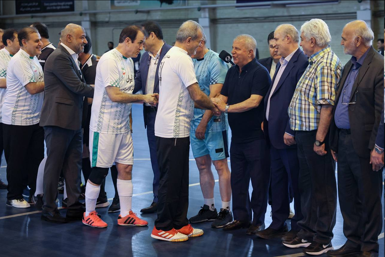 عکس | ملاقات متفاوت علی پروین با مسعود پزشکیان!