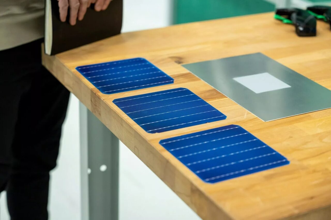 شارژ باتری از طریق بدنه خودرو! / ایده منحصر به فرد مرسدس بنز