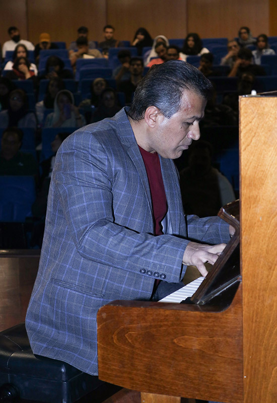 آیینِ نکوداشتِ استاد به‌آیین، خسرویِ هنرِ سمنان
