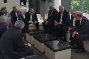 ببینید | گفتگوی هیئت دیپلماتیک و کارشناسی ایران در مسقط پیش از آغاز گفتگوها