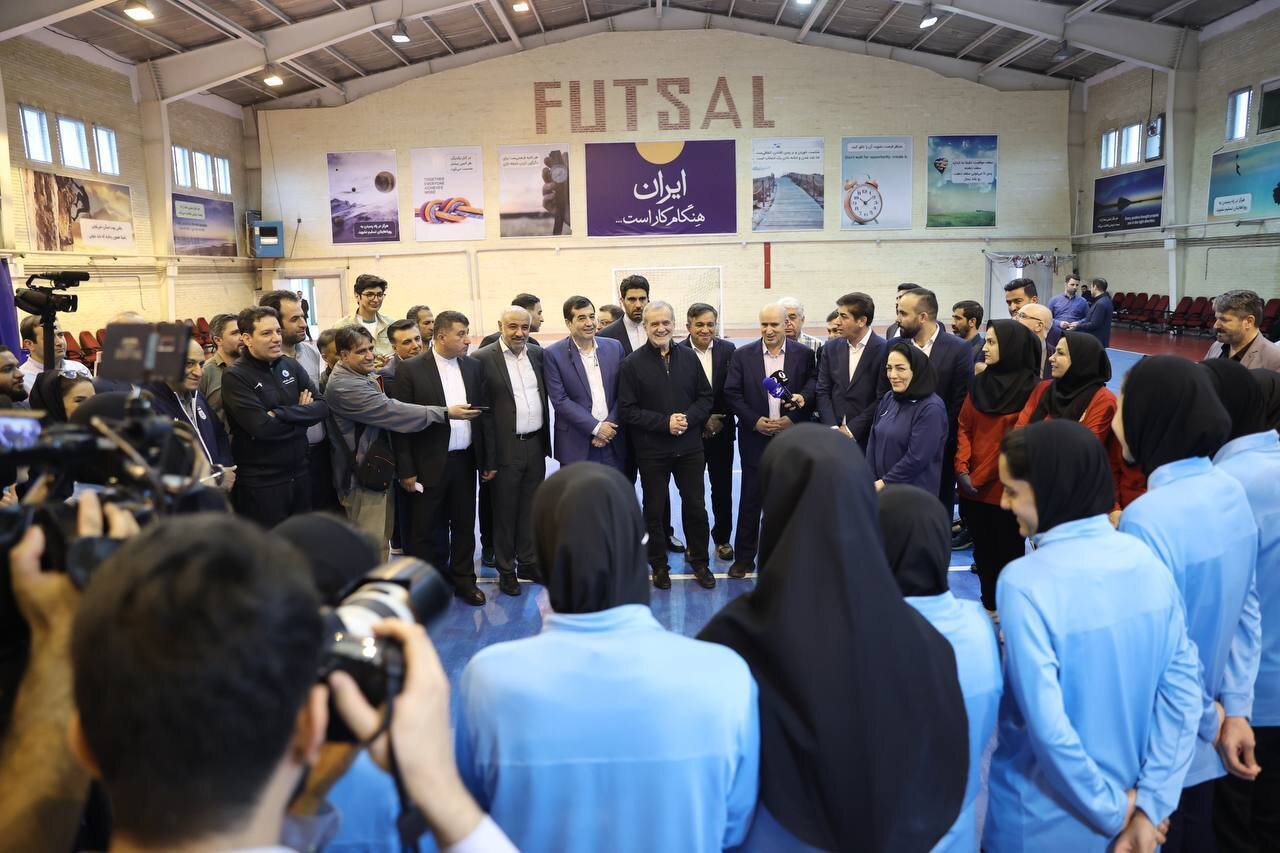 عکس | یک استقلالی در کنار مسعود پزشکیان!