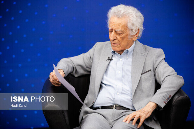 فقط ۳ سال از رادیو کوچکتر است!/ در نوجوانی سلبریتی شد