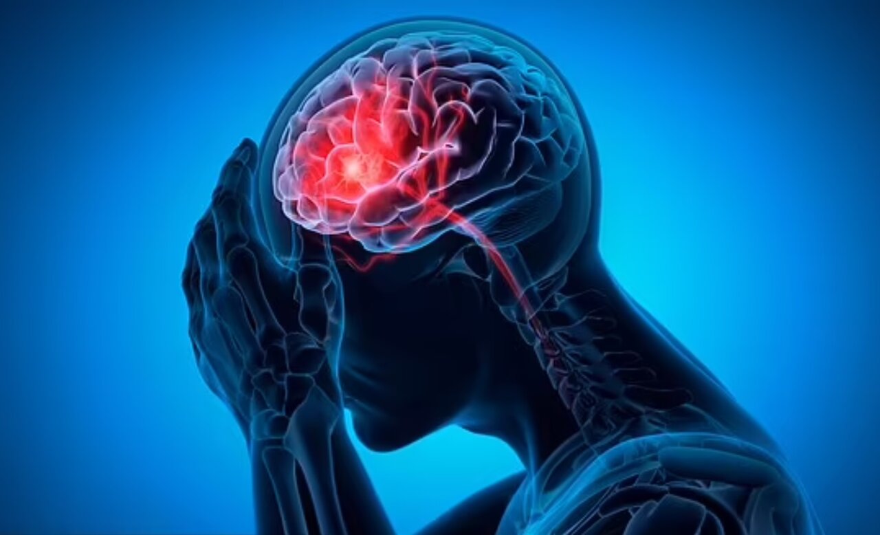 سکته مغزی در سالمندان/ تجربه «آلن دلون» از درمان تا انزوا