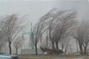 ببینید | تندباد در مسیر قم به تهران