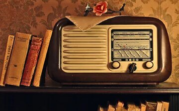تا سال ۲۸ تهیه رادیو در ایران نیازمند مجوز بود/ دو سال پس از دستور منع اجرای موسیقی ایرانی توسط رضاشاه، رادیو افتتاح شد